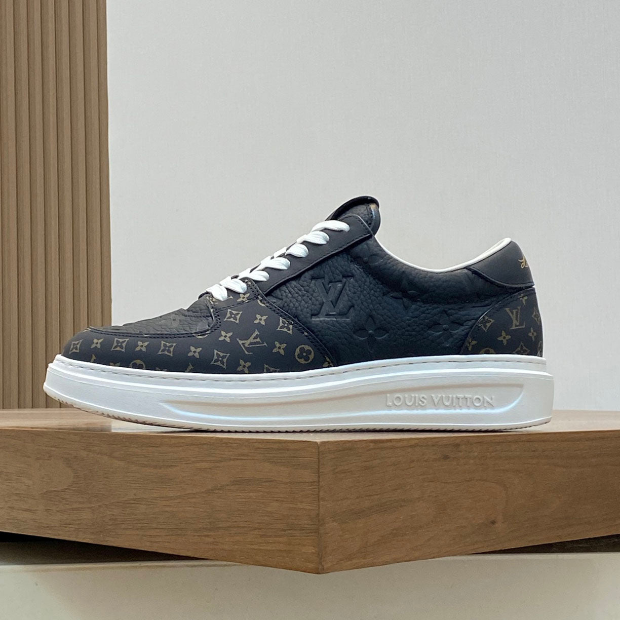 VV Sneaker 1825052109