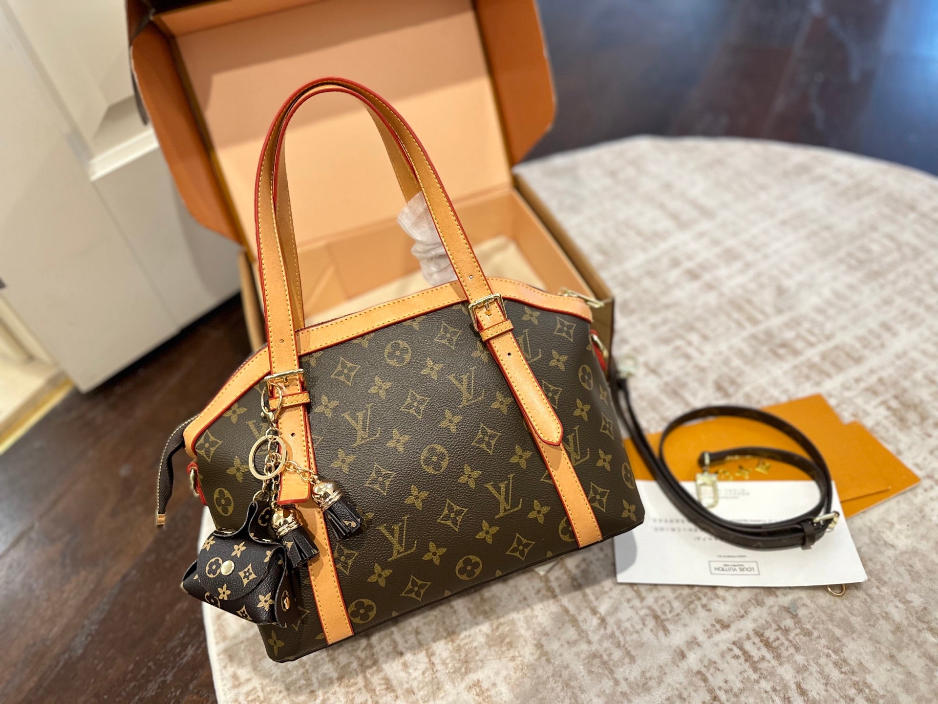 VV Crossbody bowling bag 1826011212