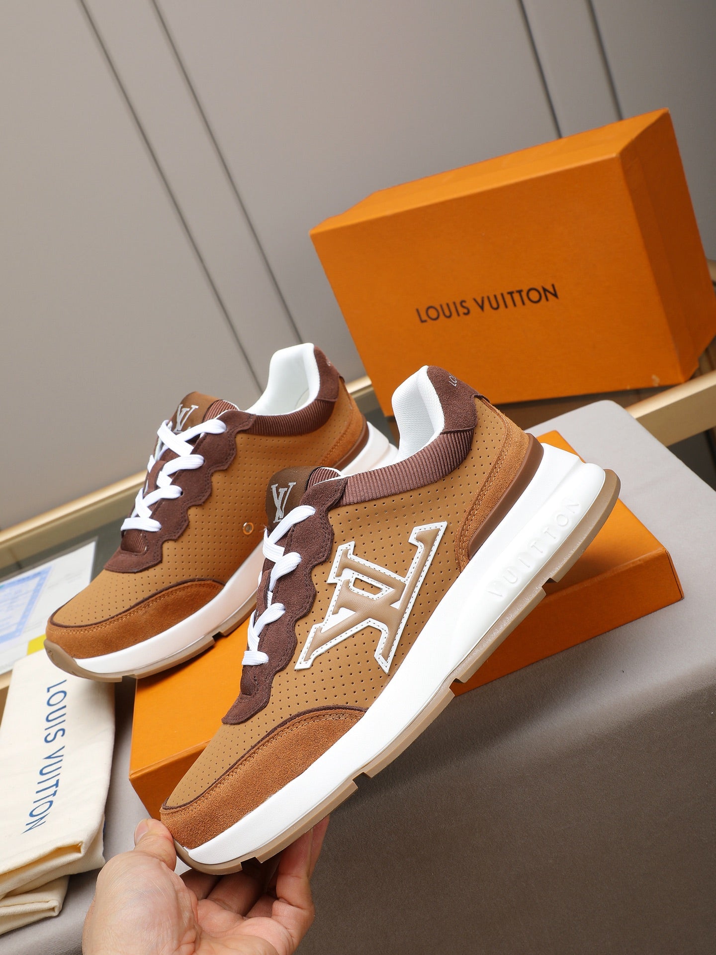 VV sneakers 1825122507
