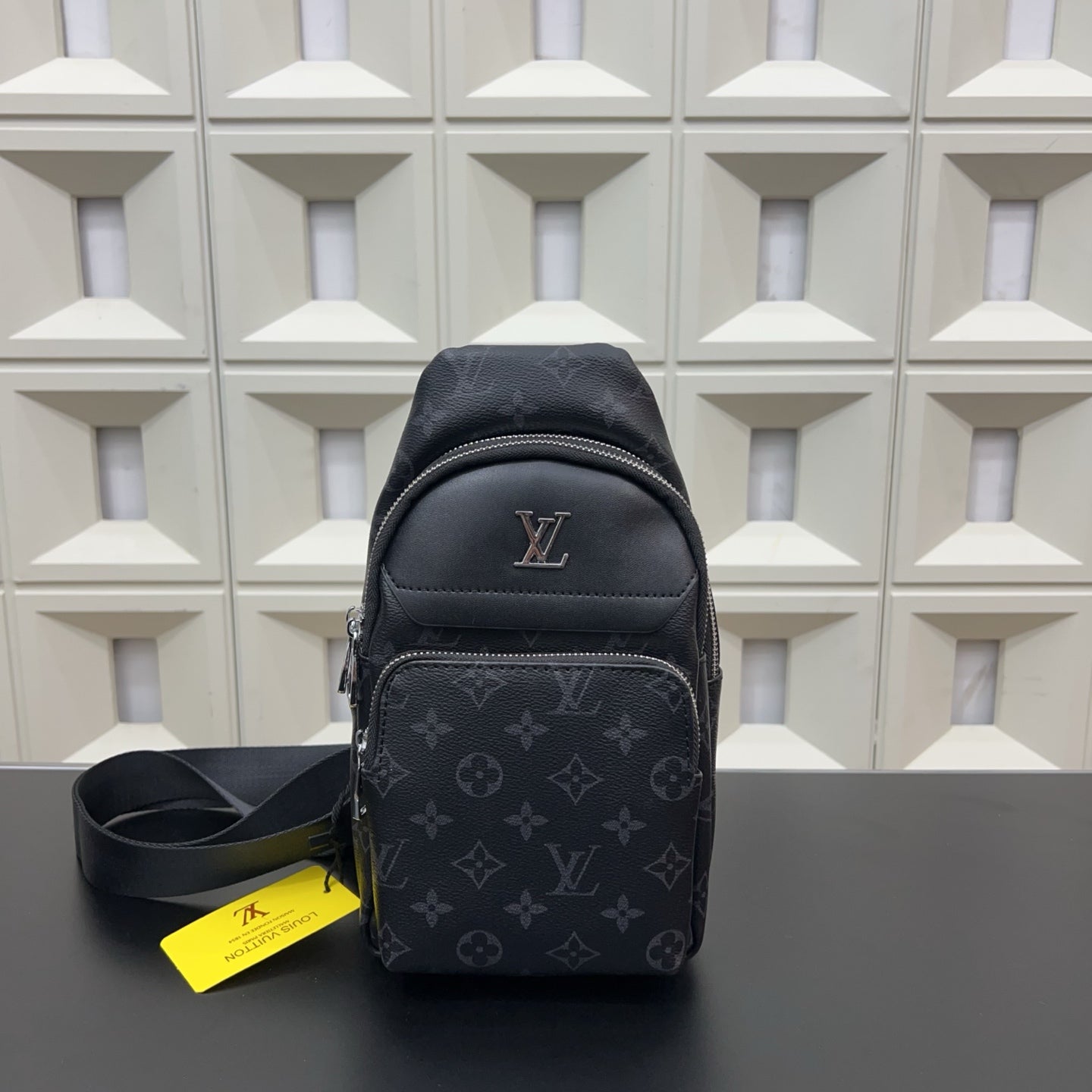 VV chest bag 1825111307