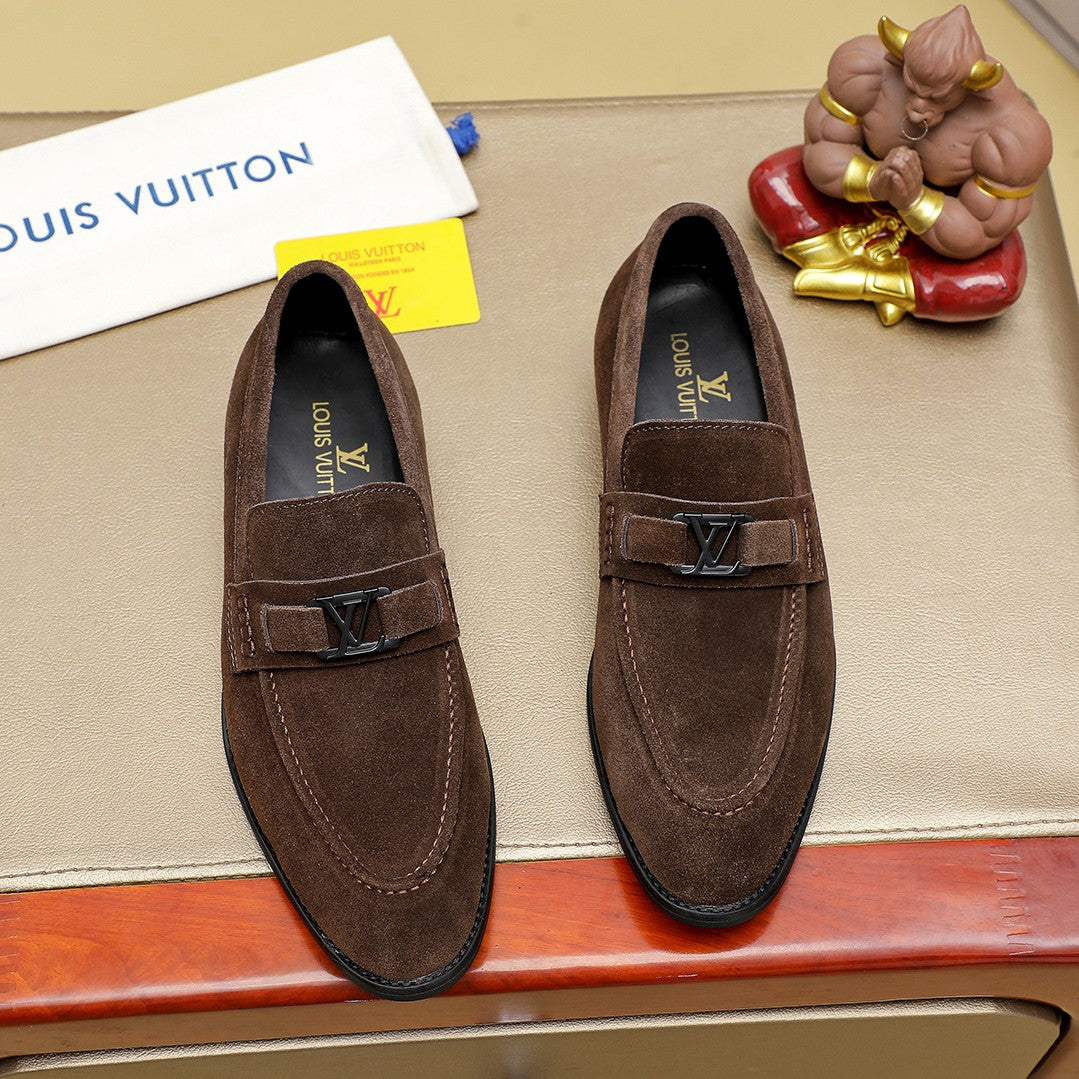 VV Suede Loafer 1825022803