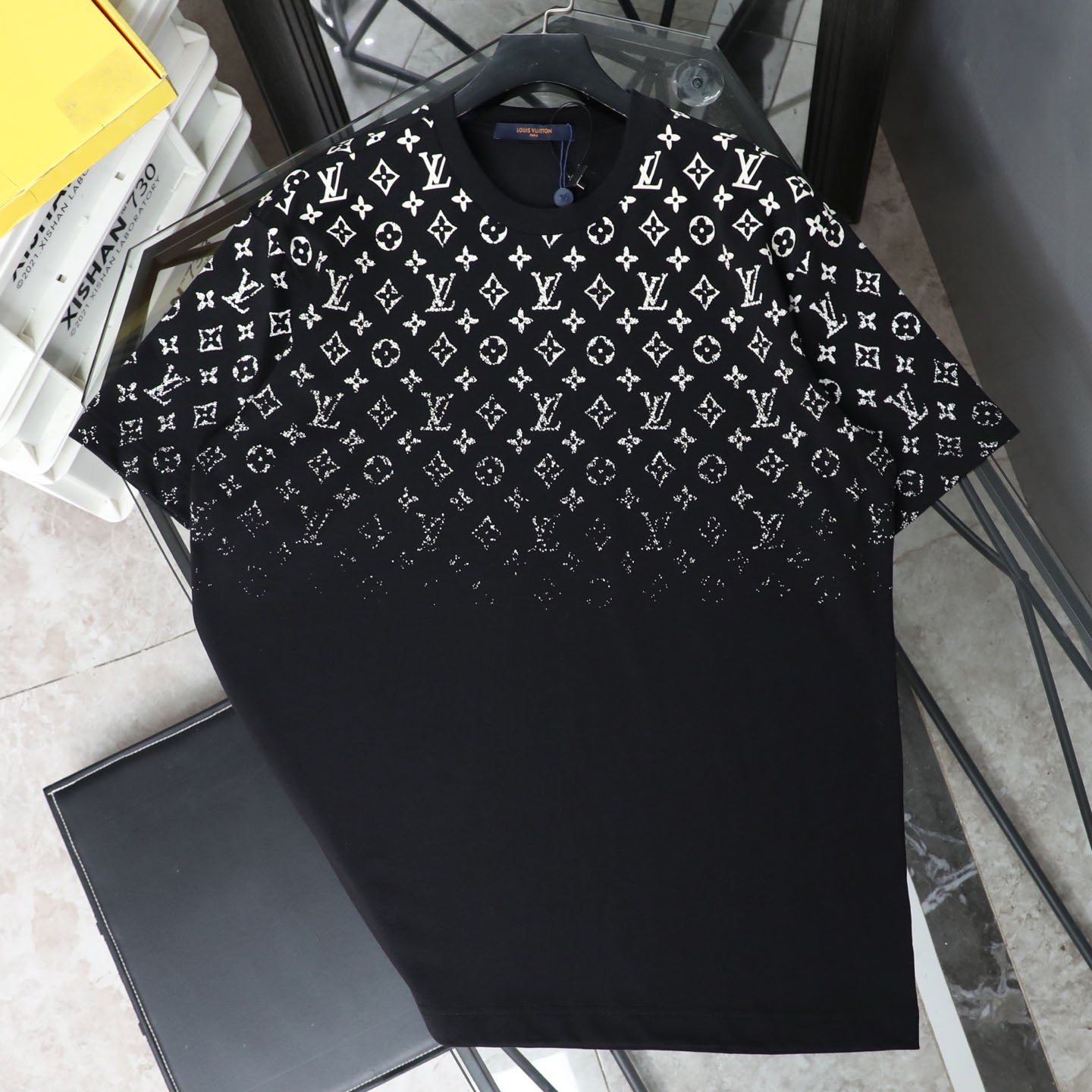 VV Gradient letter print T-shirt 1825060601