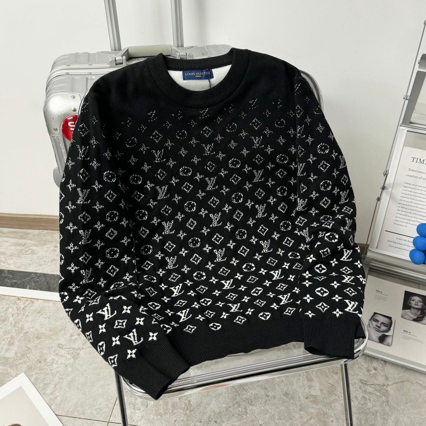 VV Gradient casHHere knitted sweater 1824102101