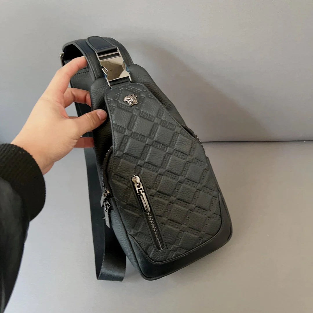 New fashionable and versatile men's chest bag 1024011922