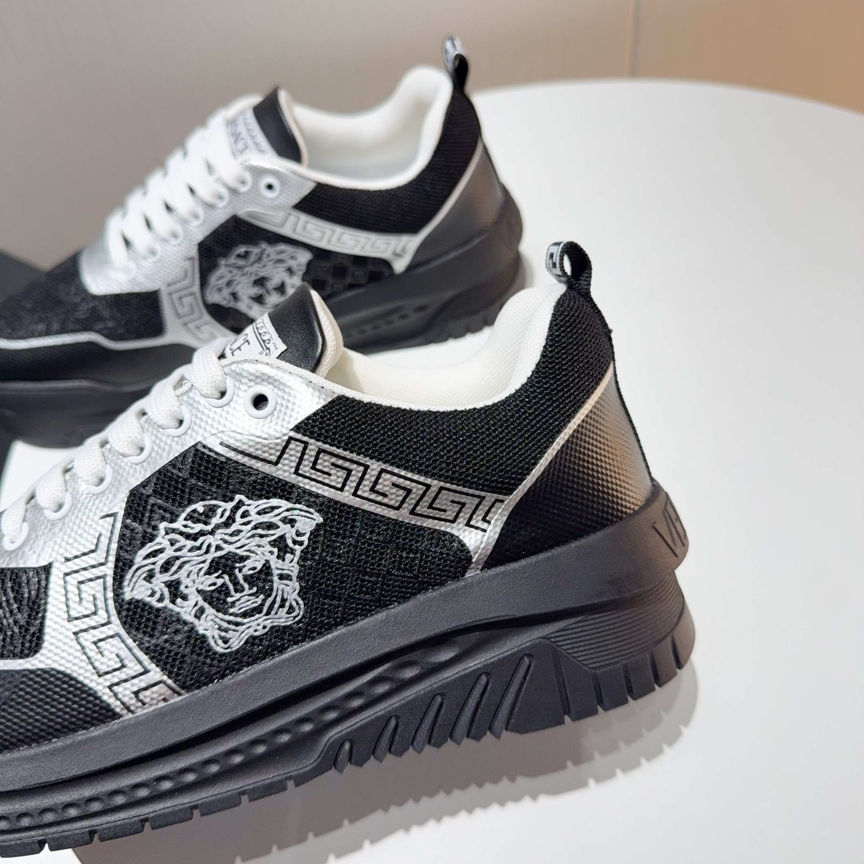 VS Sneakers 1826030902