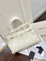PD Bonnie oiled leather handbag 1825122506
