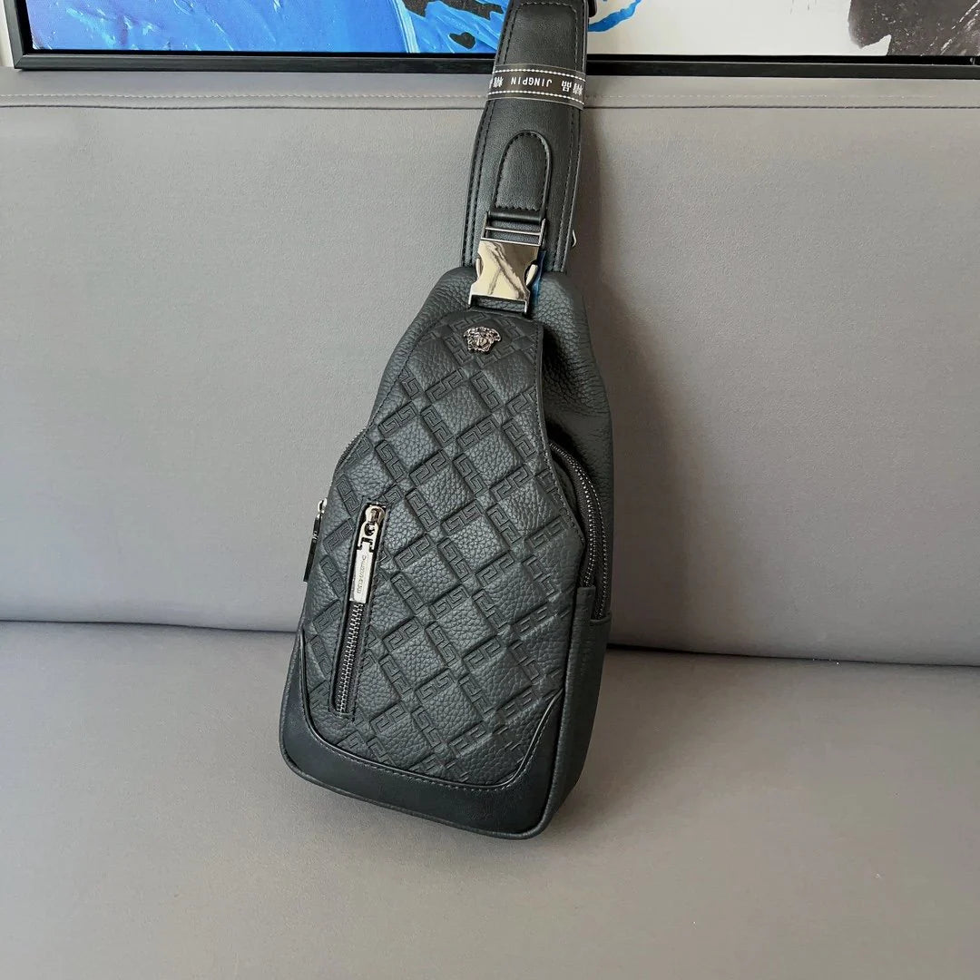 New fashionable and versatile men's chest bag 1024011922