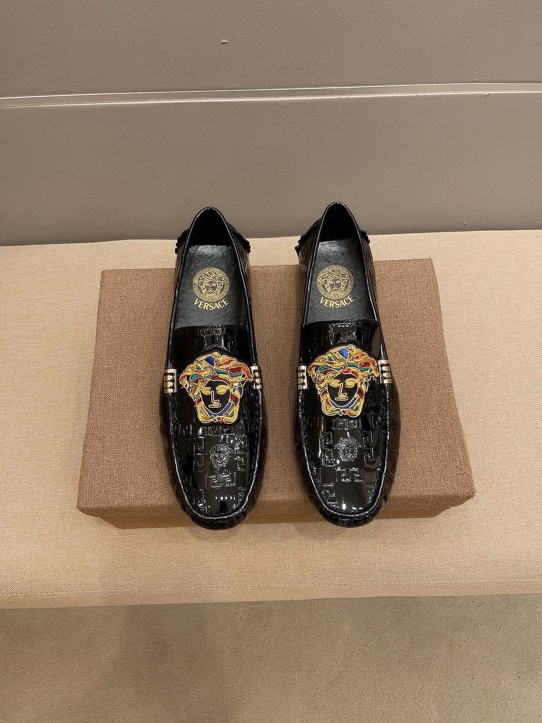 VS Medusa Embroidered Patent Leather Driver 1826051202
