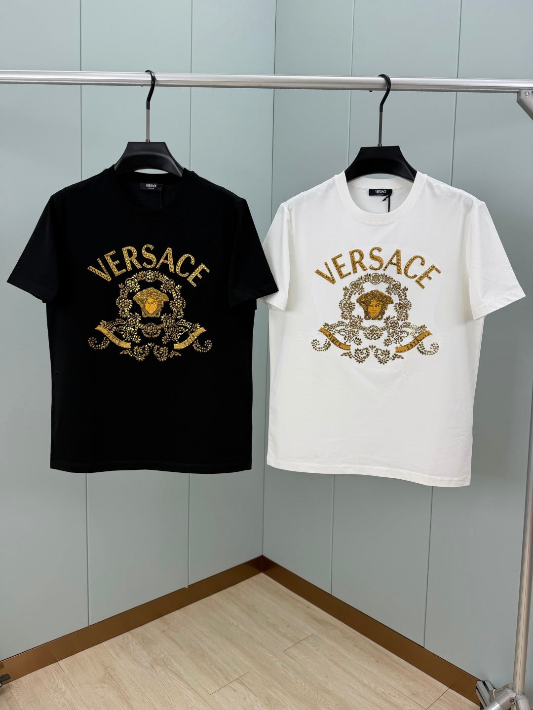 VS Medusa Ro short-sleeved T-shirt 26041601