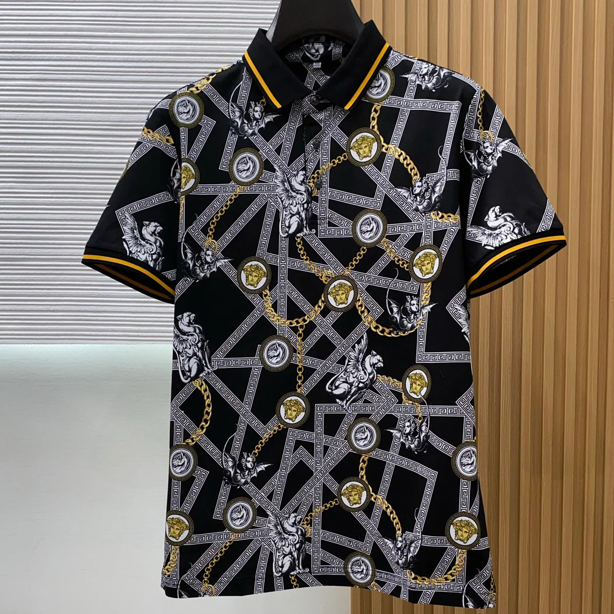 Stylish Short-Sleeve Polo Shirt with a Collar 1026042708